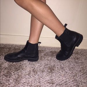Uo boots